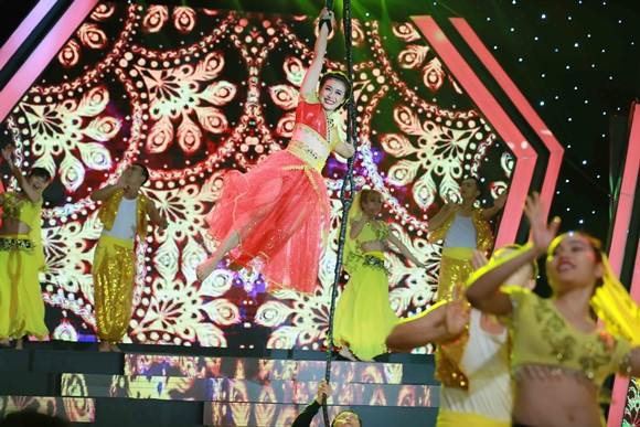 Vĩnh Thiên Kim đăng quang quán quân "Người nghệ sĩ đa tài" mùa đầu tiên ảnh 4