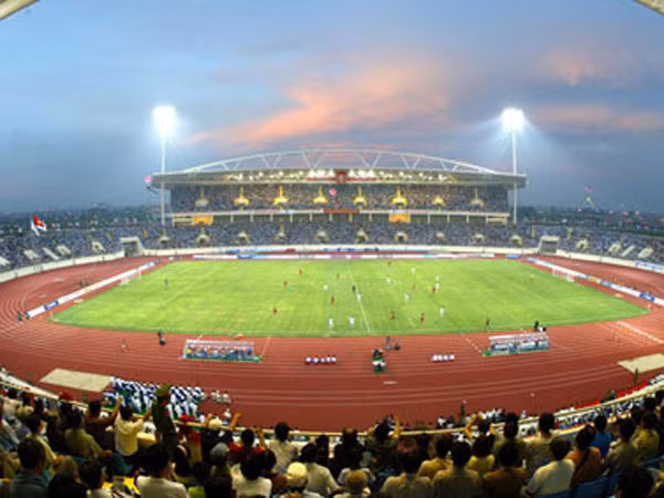 Trận giao hữu ĐT Việt Nam - Man City: Bất ngờ lộ giá thuê sân Mỹ Đình ảnh 1