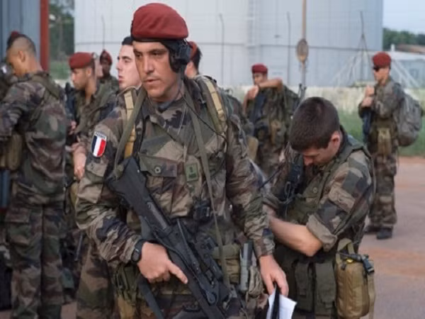 Binh sĩ Pháp bị cáo buộc lạm dụng tình dục trẻ em ở Trung Phi ảnh 1