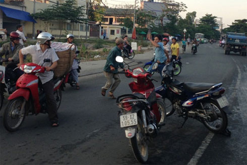 Hành xử côn đồ sẽ bị xử lý nghiêm (2) ảnh 1