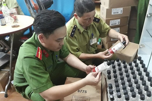 Mỹ phẩm, thực phẩm chức năng bao bì đẹp mắt có thể ẩn chứa hiểm họa bên trong ảnh 1