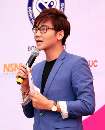 Danh hài Trà My "vác bụng bầu" lên sân khấu ảnh 8