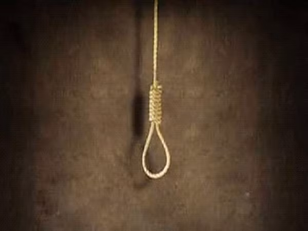 Bị mẹ mắng vì gọi điện thoại muộn, thiếu nữ treo cổ tự vẫn ảnh 1