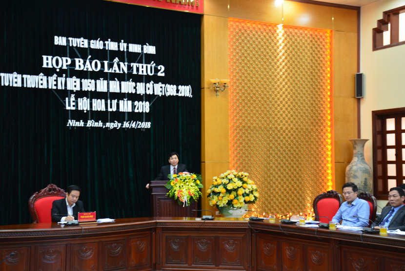 Bắn pháo hoa tầm cao kỷ niệm 1050 năm nhà nước Đại Cồ Việt ảnh 1