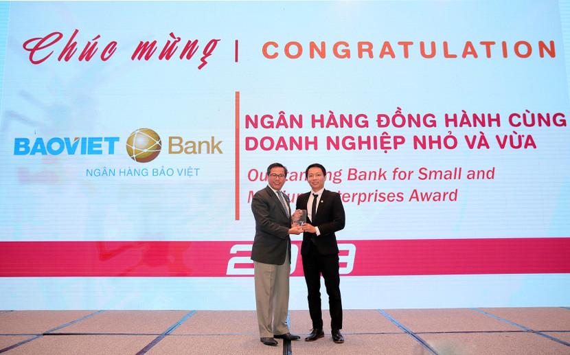 BAOVIET Bank nhận giải thưởng Ngân hàng đồng hành cùng doanh nghiệp nhỏ và vừa năm 2019 ảnh 1