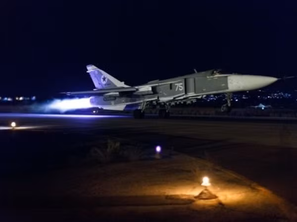 Không lực Nga dội bom thành trì của phiến quân gần biên giới Thổ Nhĩ Kỳ ảnh 1