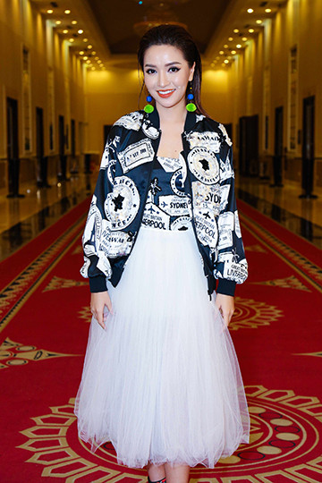 Văn Mai Hương trẻ trung ngồi "ghế nóng" cùng Issac, Bích Phương ảnh 7