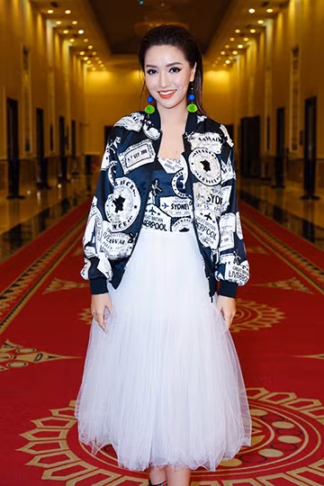 Văn Mai Hương trẻ trung ngồi "ghế nóng" cùng Issac, Bích Phương ảnh 7