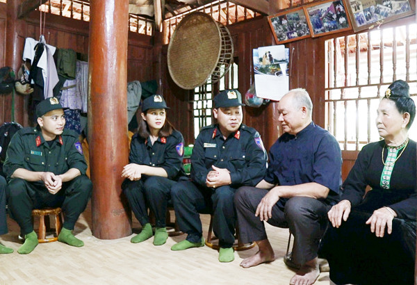 Giữ vững an ninh chính trị vùng phên dậu Tổ quốc ảnh 1