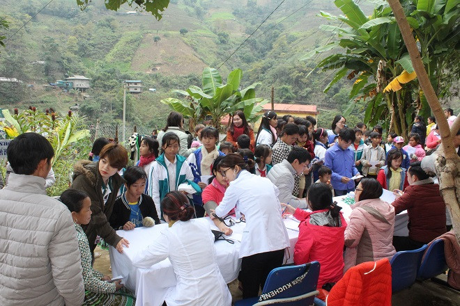 Tấm lòng của các y bác sỹ Thủ đô đến với bà con vùng cao ảnh 7