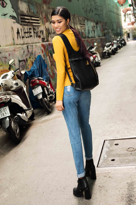 Trang "lạ" hút mắt với đường cong quyến rũ ảnh 7