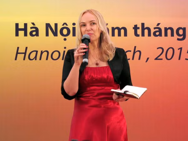 “Đến với Việt Nam bằng đôi cánh thơ ca” ảnh 1