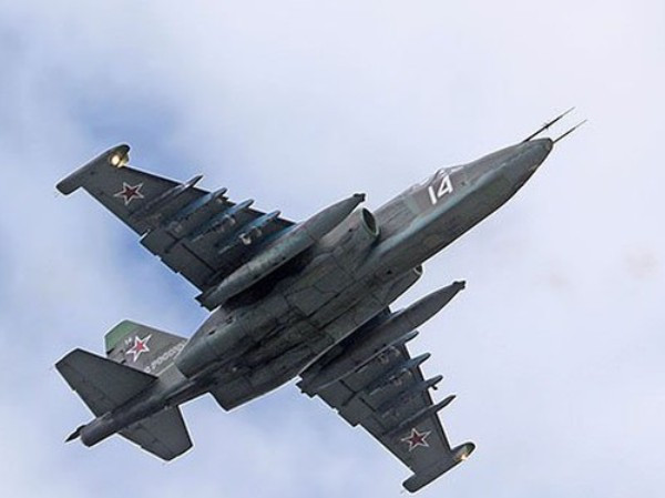 Su-25 Nga "ngoan cường" sau khi bị hai tên lửa phòng không bắn trúng ảnh 1