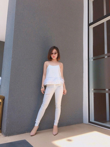 Hương Tràm gây ấn tượng với street style sang chảnh ảnh 1