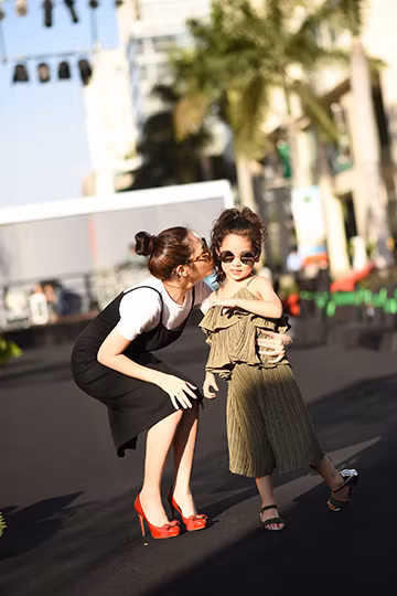 Bảo Anh xinh đẹp đọ dáng cùng mẫu nhí 5 tuổi ảnh 4