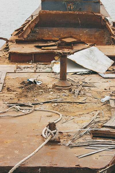 Hàng loạt tàu thuyền cũ nát bỏ hoang ở một góc hồ Tây ảnh 2