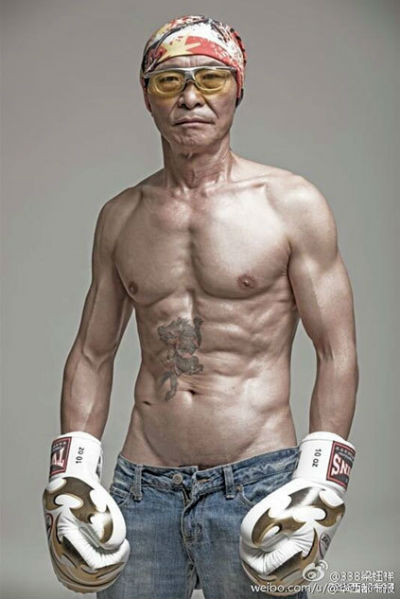 Lão ông 61 tuổi gây sốt trên internet với tài lái xe đua và bụng 6 múi ảnh 4