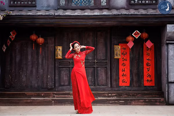Ấn tượng hotgirl phẫu thuật thẩm mỹ trong bộ sưu tập áo dài cưới ảnh 8 Ấn tượng hotgirl phẫu thuật thẩm mỹ trong bộ sưu tập áo dài cưới ảnh 8