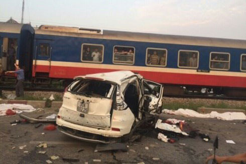 Tai nạn khủng khiếp từ những đường ngang giao cắt ảnh 1