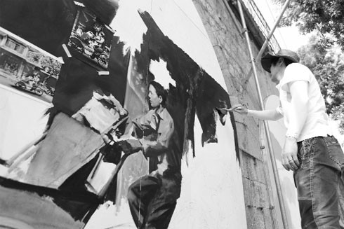 Ký ức nghệ thuật hồi sinh trong bức tranh đa sắc cho phố Gầm Cầu - Phùng Hưng ảnh 1