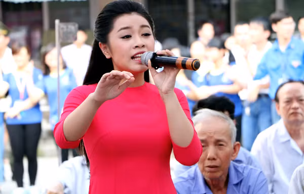 Quán quân Sao Mai 2015 Thu Hằng: Nụ cười của khán giả là cát-xê lớn nhất ảnh 6