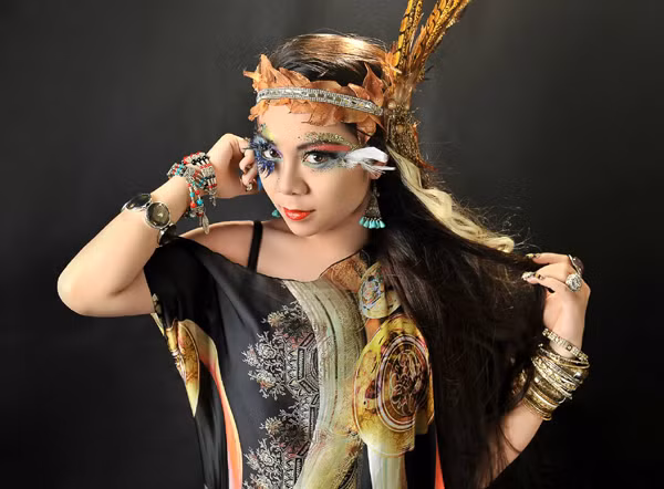 Những shoot hình nóng bỏng của "cô gái vàng" bellydance ảnh 5