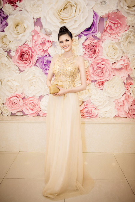 Á hậu Kim Nguyên nhí nhảnh nhưng vẫn đầy quyến rũ ảnh 1 Á hậu Kim Nguyên nhí nhảnh nhưng vẫn đầy quyến rũ ảnh 1