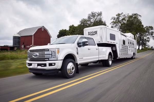 Xe bán tải F-Series Super Duty 2017: Thiết kế đẹp, mạnh mẽ ảnh 5