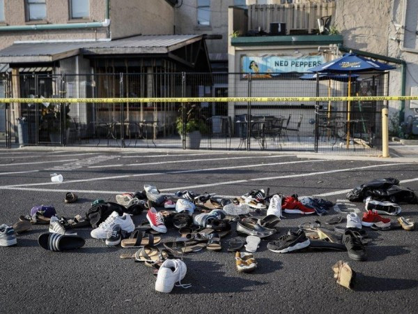 Tổng thống Trump nói những kẻ xả súng bị mắc bệnh tâm thần nặng ảnh 1