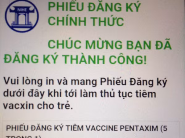 Khó đăng ký tiêm vaccine Pentaxim vì nghẽn mạng ảnh 1