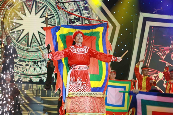 Vĩnh Thiên Kim đăng quang quán quân "Người nghệ sĩ đa tài" mùa đầu tiên ảnh 5