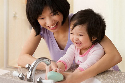 Phòng bệnh tay chân miệng cho trẻ khi dịch bùng phát ảnh 1