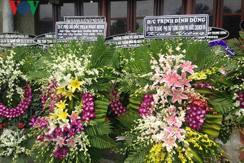 Lễ truy điệu 3 phi công tử nạn trong vụ rơi máy bay ở Vũng Tàu ảnh 28 Lễ truy điệu 3 phi công tử nạn trong vụ rơi máy bay ở Vũng Tàu ảnh 28