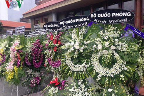 Lễ truy điệu 3 phi công tử nạn trong vụ rơi máy bay ở Vũng Tàu ảnh 29 Lễ truy điệu 3 phi công tử nạn trong vụ rơi máy bay ở Vũng Tàu ảnh 29