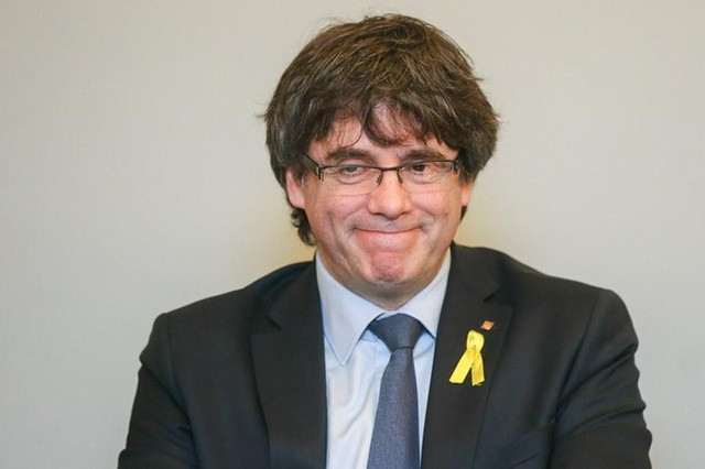 Cảnh sát Tây Ban Nha khám xét trụ sở chính quyền tự trị Catalonia ảnh 3