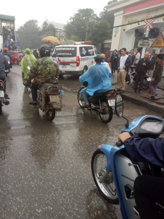 Cần chấn chỉnh trật tự giao thông tại cổng Bệnh viên Bạch Mai ảnh 3