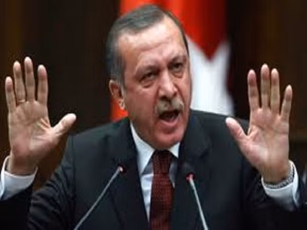 Báo Nga: Bằng chứng Ankara buôn lậu dầu với IS rõ "như ban ngày", Erdogan nên từ chức ảnh 1