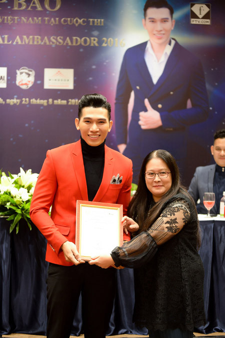 Siêu mẫu Ngọc Tình đại diện Việt Nam tranh giải Nam vương Đại sứ Hoàn vũ ảnh 4