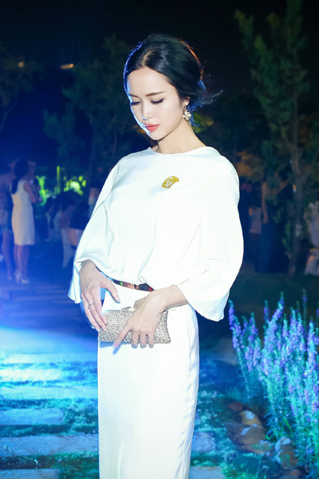 Vũ Ngọc Anh bất ngờ vì được ví như Chương Tử Di của Việt Nam ảnh 4