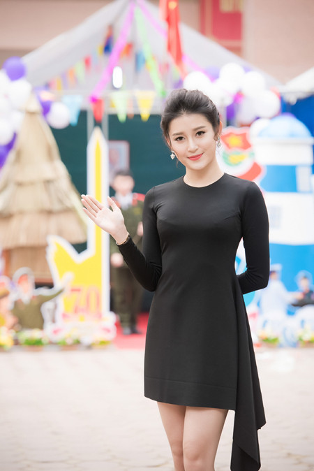 Á hậu Huyền My giản dị nhưng đầy quyến rũ trên "ghế nóng" ảnh 5