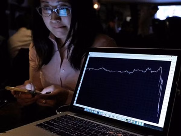 Hậu Brexit: Quỹ đầu tư bất động sản bị đóng băng - đồng Bảng tiếp tục lao dốc ảnh 1