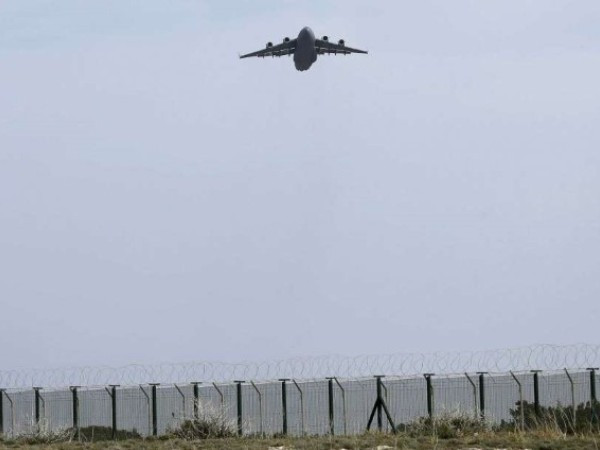 Iran sơ tán sau khi phát hiện máy bay không xác định ở đông Syria ảnh 1