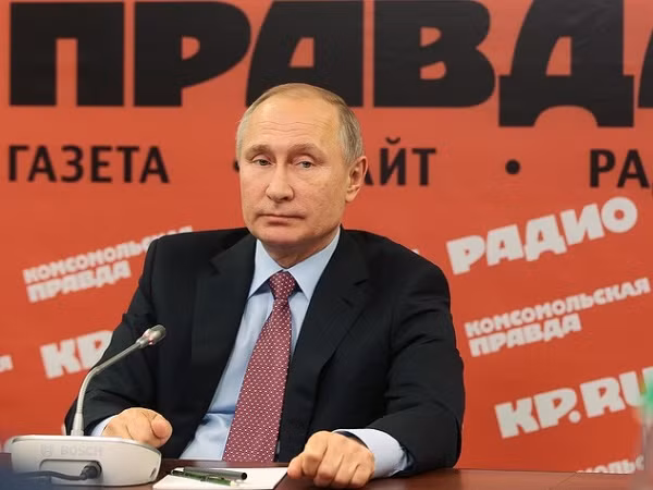 Nga sẵn sàng trả lại máy bay và tàu chiến ở Crimea cho Ukraine ảnh 1