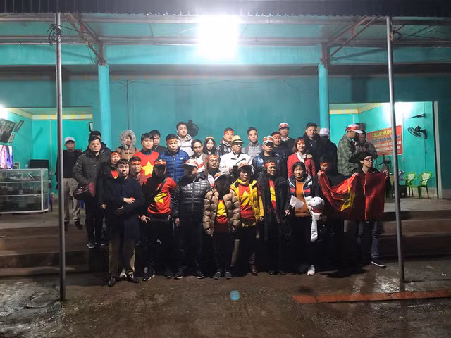 Công ty lữ hành bị "tố" bỏ rơi khách trên đường sang cổ vũ U23 Việt Nam nói gì? ảnh 1