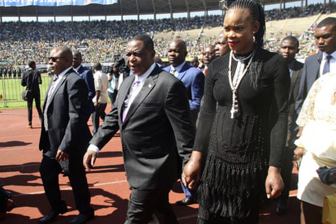 Vợ Phó Tổng thống Zimbabwe ra tòa vì tội giết chồng ảnh 1