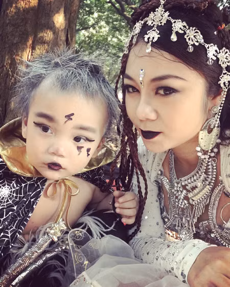 "Cô gái vàng" bellydance Đỗ Hồng Hạnh khoe ảnh con trai cực ấn tượng ảnh 1