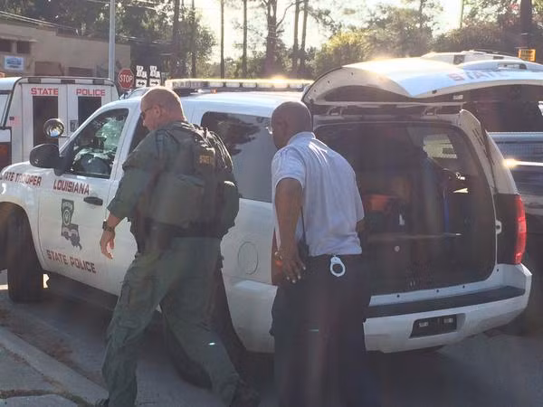 1 cảnh sát bị bắn chết, 3 người bị đâm tại Louisiana, Mỹ ảnh 2