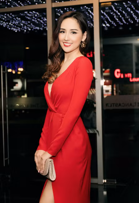 Mai Phương thuý cực gợi cảm với phong cách trang điểm mới ảnh 3