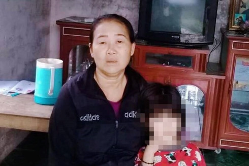 Cho bé gái đi lạc ăn cơm, người phụ nữ bị đánh vì cho là bắt cóc ảnh 1 Cho bé gái đi lạc ăn cơm, người phụ nữ bị đánh vì cho là bắt cóc ảnh 1