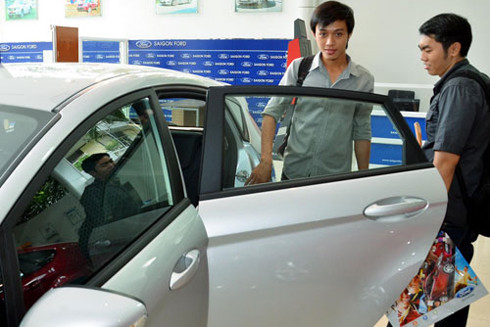 Ô tô giá rẻ "lên ngôi" dịp cuối năm ảnh 1 Ô tô giá rẻ "lên ngôi" dịp cuối năm ảnh 1